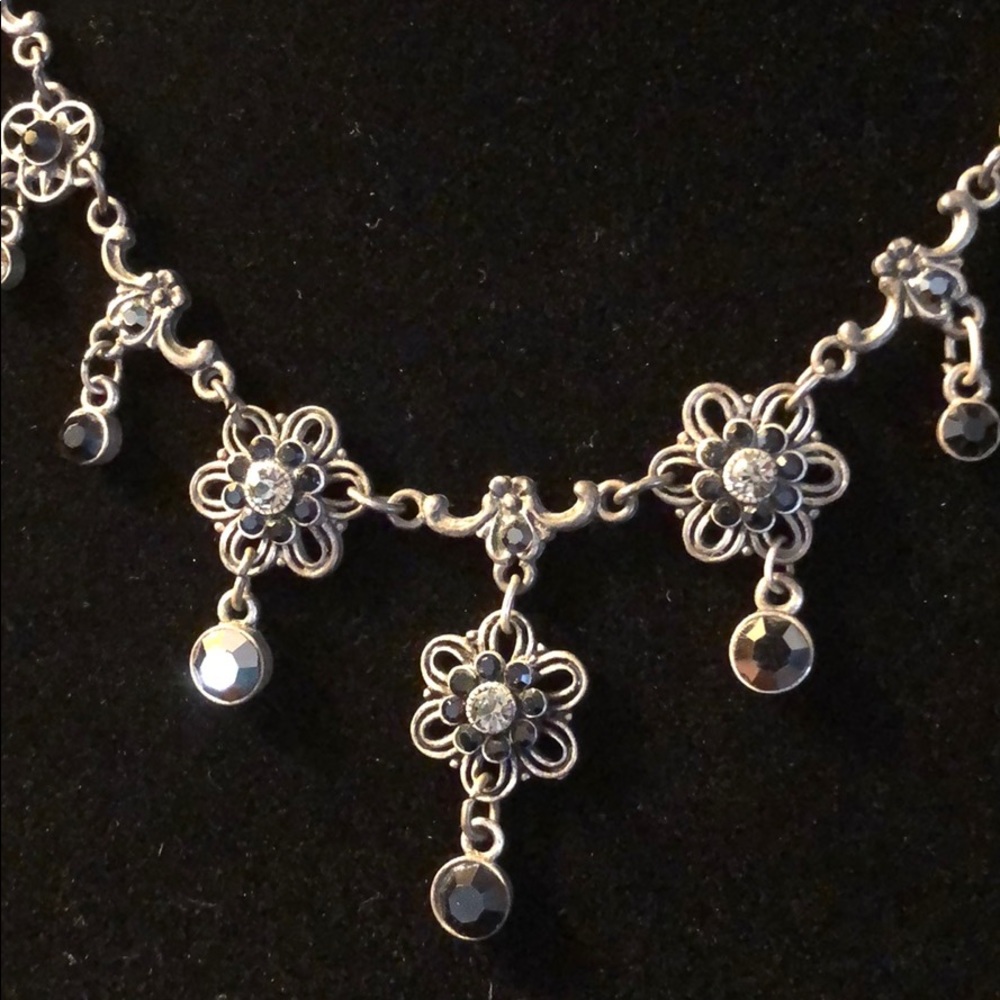 sparkly necklace black and clear rhinestones - Picture 2 of 8